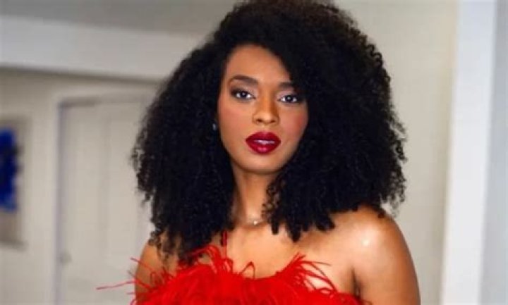 Age, Husband, Parents, Net Worth, Height & BIO of Journalist