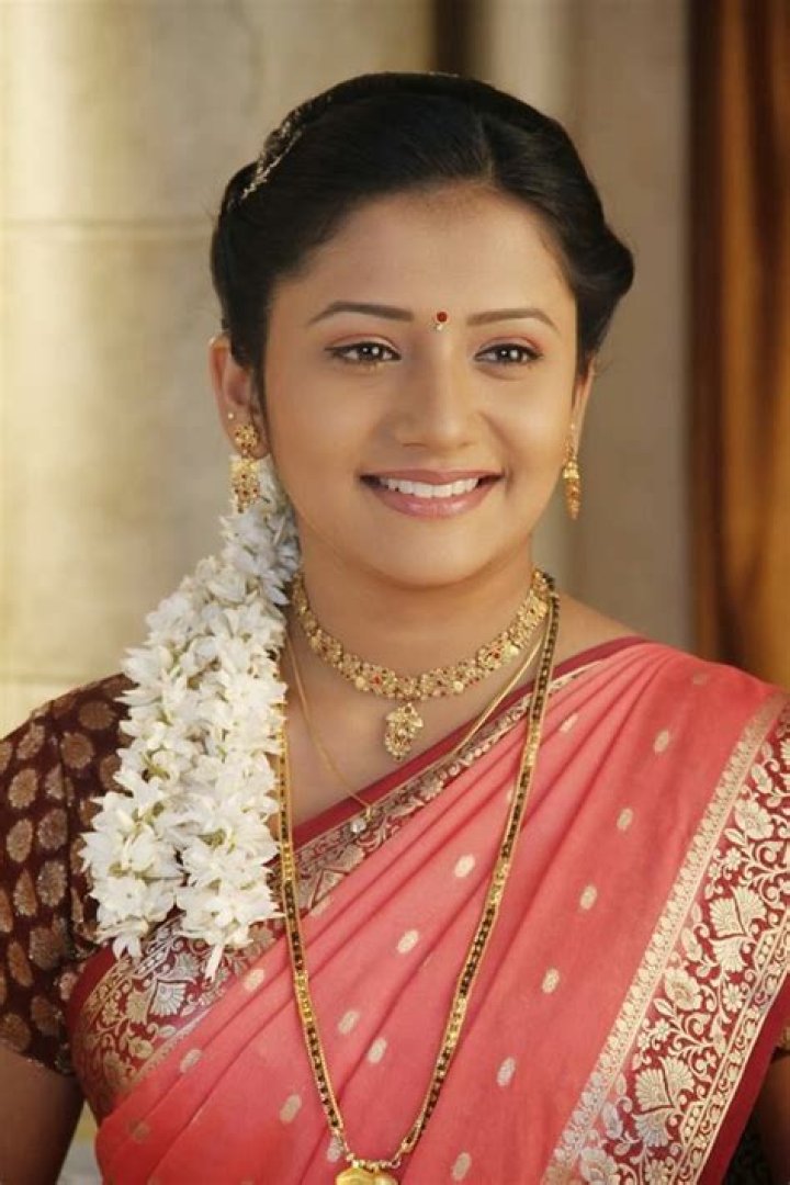 Jui Gadkari Biography, Age, Height, Husband, Net Worth, Family