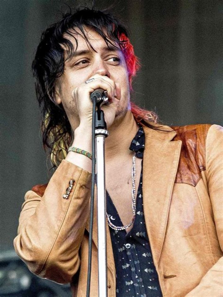 Julian Casablancas (Rock Singer) - Age, Birthday, Bio, Facts, Family, Net Worth, Height & More