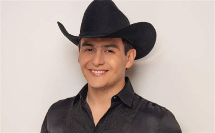 Julián Figueroa (Familiar) - Edad, cumpleaños, biografía, hechos, familia, patrimonio neto, altura y más