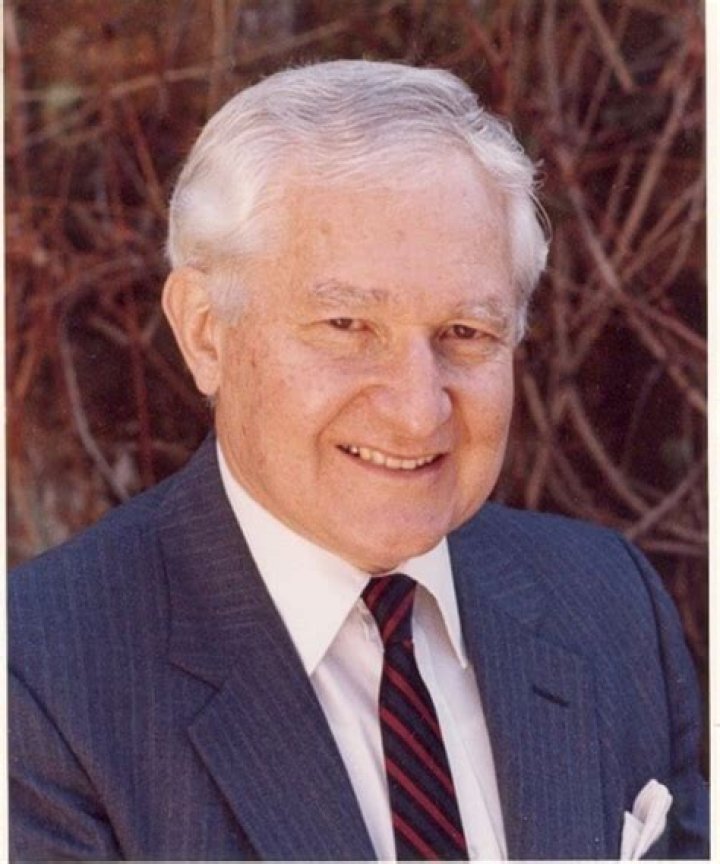 Julian J. Bussgang Biography, Age, Height, Wife, Net Worth and Family