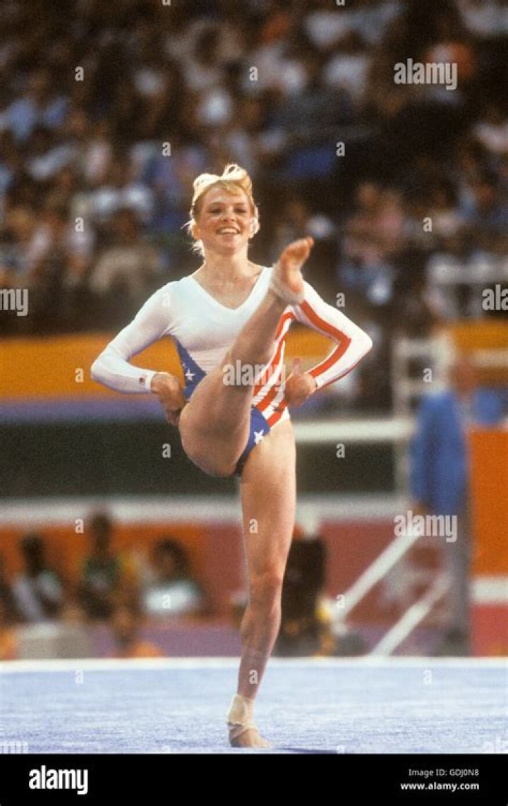 Julianne McNamara Biography, Age, Height, Husband, Net Worth, Family