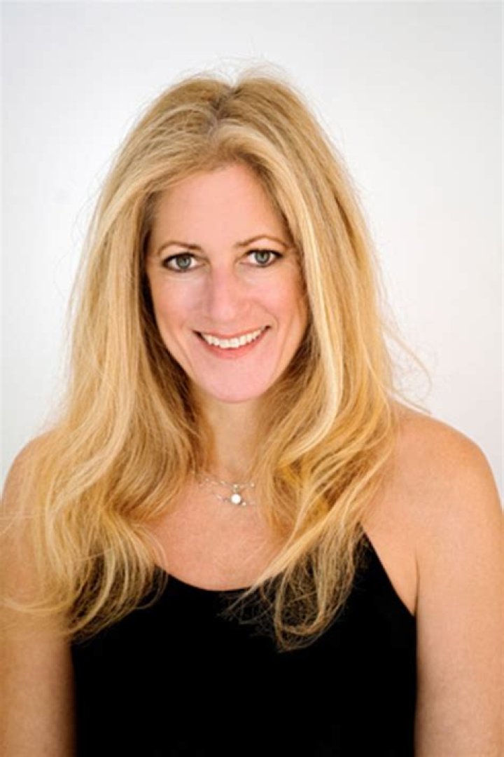 Julie Klam (Memoirist) - Age, Birthday, Bio, Facts, Family, Net Worth, Height & More