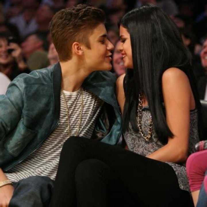 Justin Bieber Alludes “Heartbreaker” Is About Selena Gomez: Fans React on Twitter