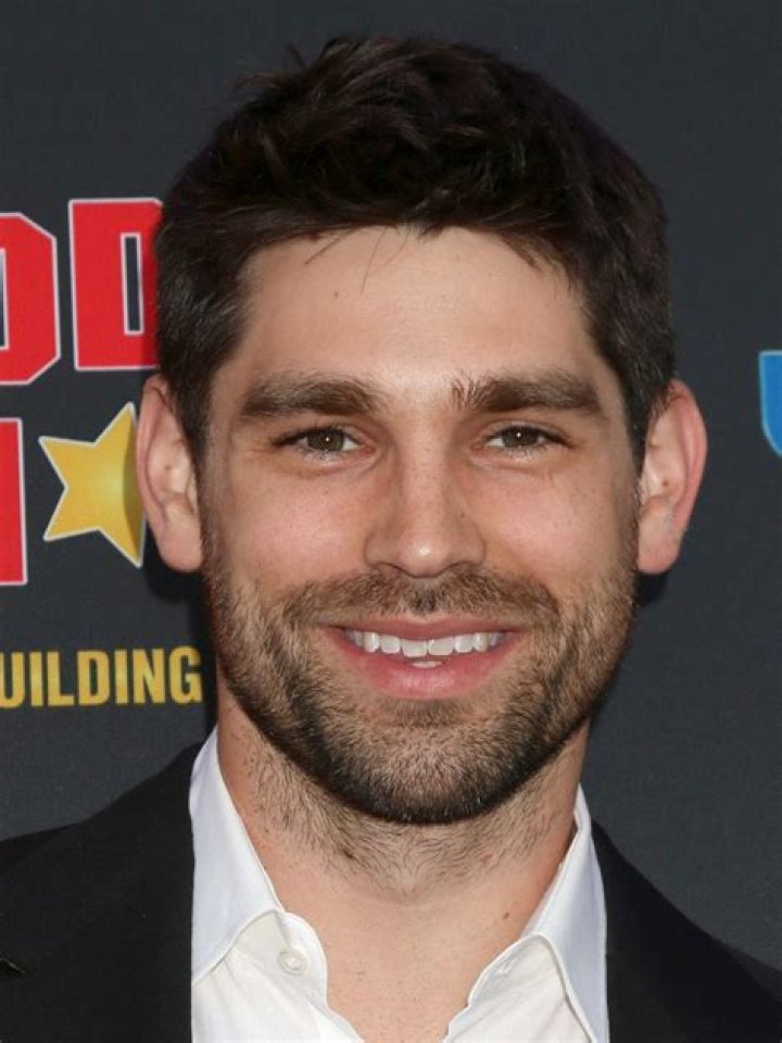 Justin Gaston (Country Singer) - Age, Birthday, Bio, Facts, Family, Net Worth, Height & More