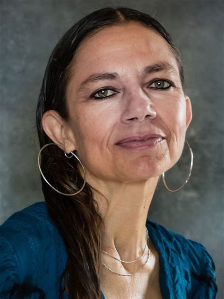 Justine Bateman (TV Actress) - Age, Birthday, Bio, Facts, Family, Net Worth, Height & More