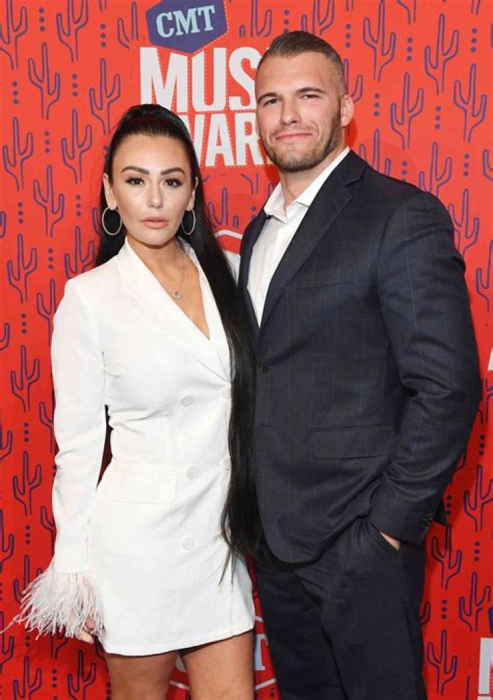 JWoww’s Boyfriend Zack Responds After Someone Says She Should Be With ‘Jersey Shore’ Costar Pauly D