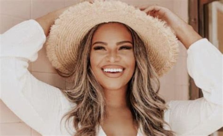 Kamie Crawford Height, Weight, Net Worth, Age, Birthday, Wikipedia, Who, Instagram, Biography