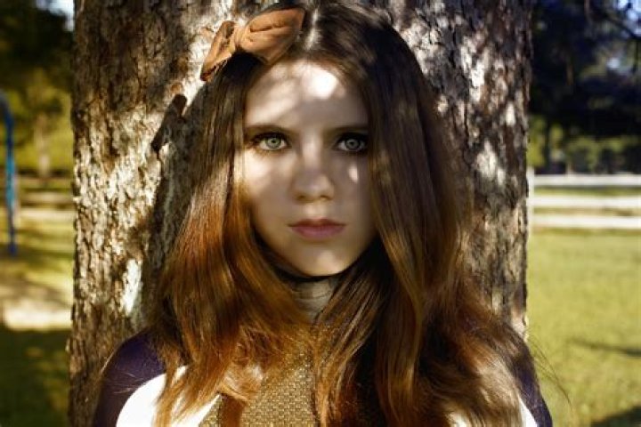 Kara Hayward (Movie Actress) - Age, Birthday, Bio, Facts, Family, Net Worth, Height & More