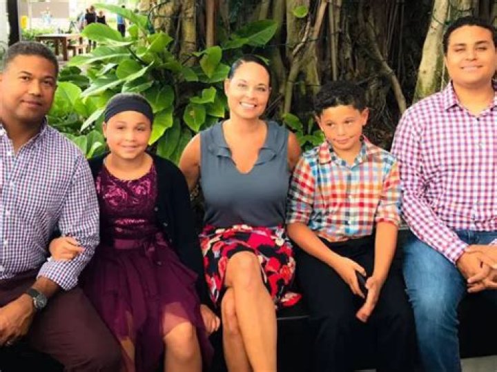 Kari Hillsman – Celebsgraphy