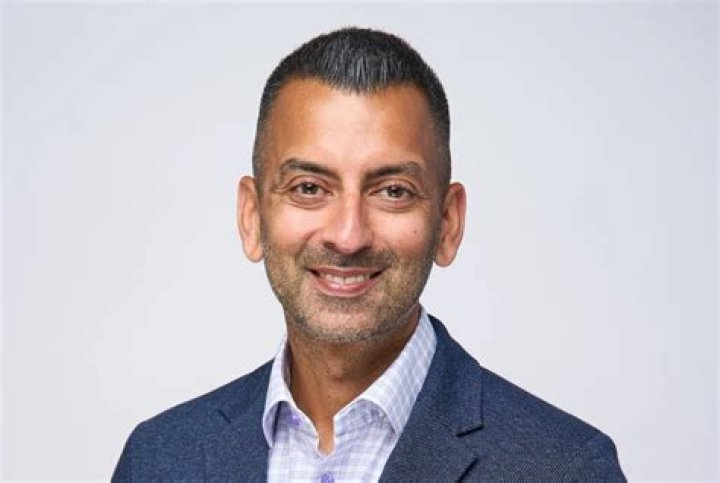 Karim Hirji Biography, Age, Height, Wife, Net Worth, Family