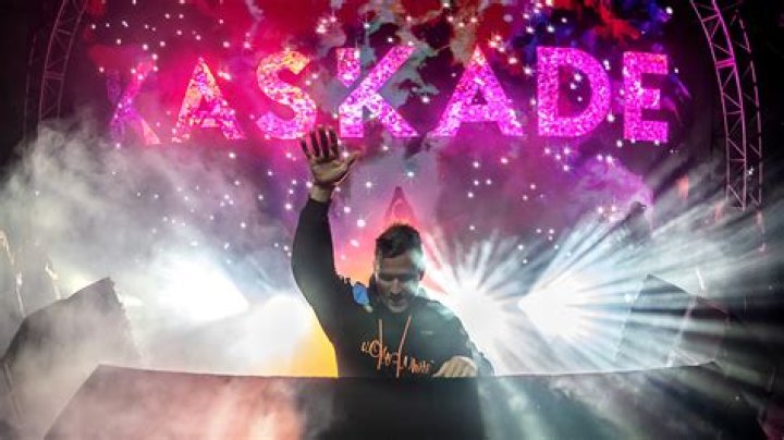Kaskade (DJ) - Age, Birthday, Bio, Facts, Family, Net Worth, Height & More
