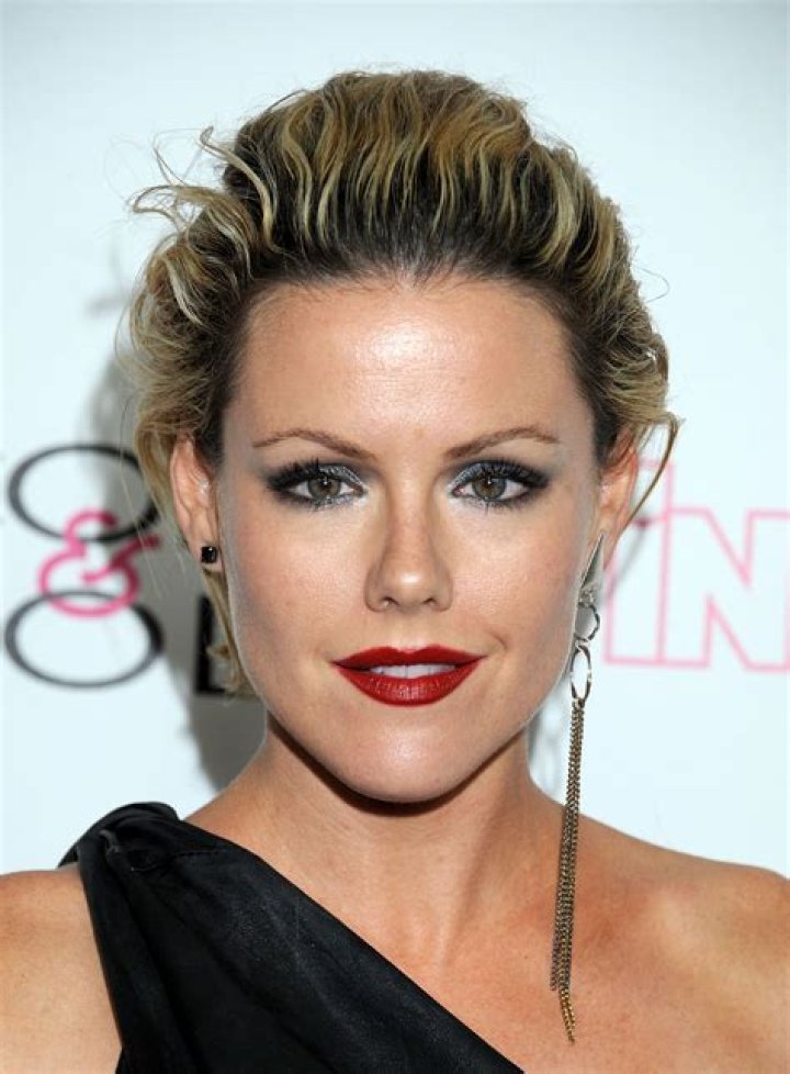 Kathleen Robertson biografía, edad, altura, esposa, net worth, familia