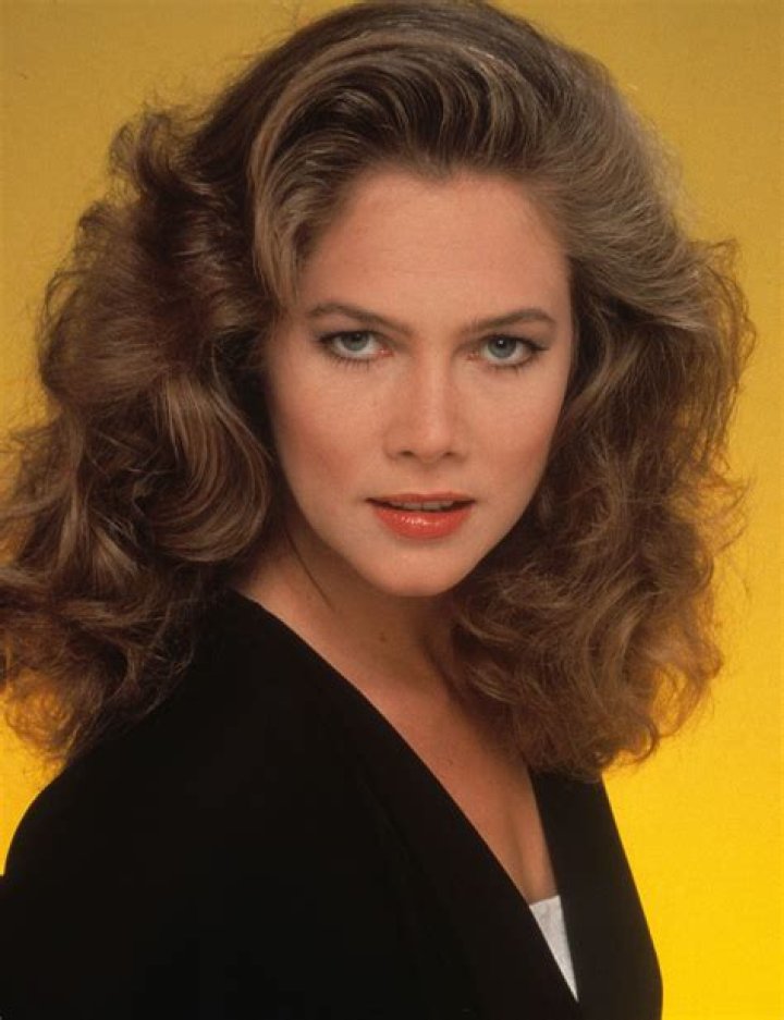 Kathleen Turner (Movie Actress) - Age, Birthday, Bio, Facts, Family, Net Worth, Height & More