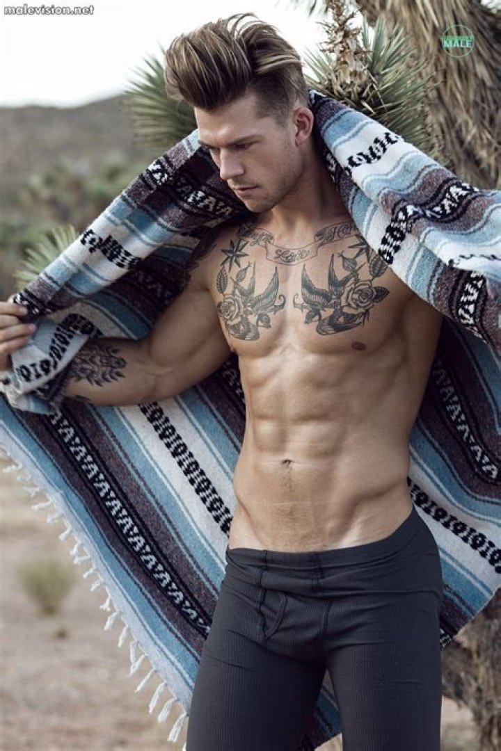 Kaz van der Waard (Fitness Instructor) - Age, Birthday, Bio, Facts, Family, Net Worth, Height & More