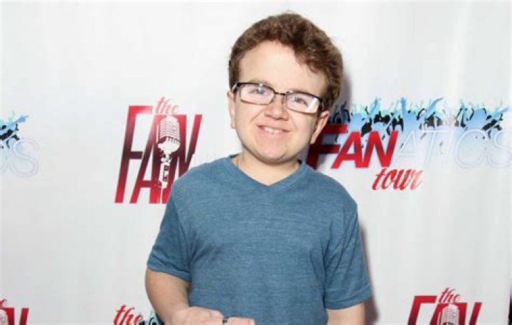 Keenan Cahill (YouTube Star) - Age, Birthday, Bio, Facts, Family, Net Worth, Height & More