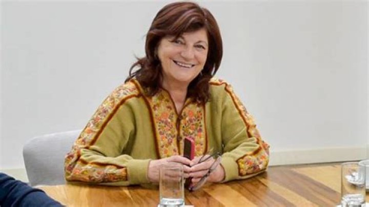 Who is Kelly Olmos? Wiki, Age, Husband, Parents, Education, Net worth, Biodata & Facts