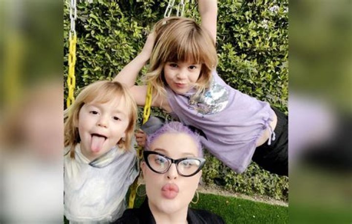 
Kelly Osbourne Welcomes First Child With Slipknot’s Sid Wilson 