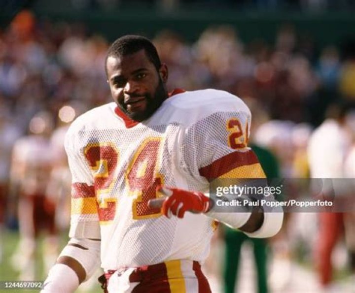 Kelvin Bryant (Football Player) - Age, Birthday, Bio, Facts, Family, Net Worth, Height & More