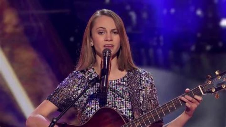 Kenadi Dodds (Reality Star) - Age, Birthday, Bio, Facts, Family, Net Worth, Height & More