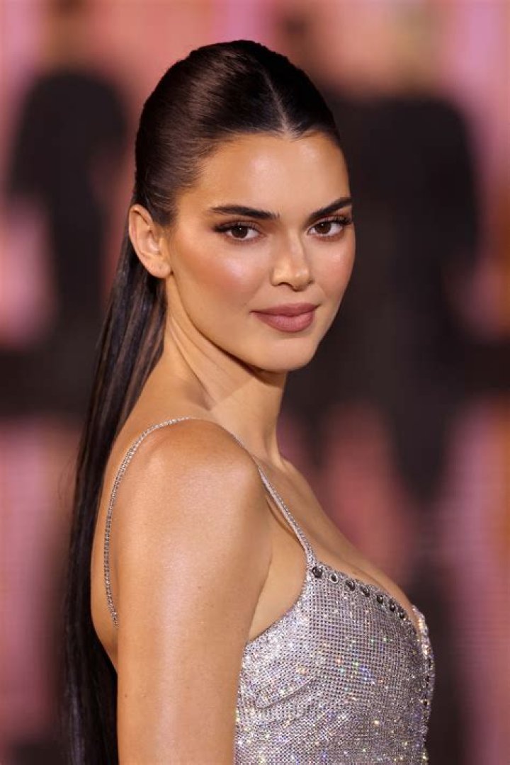 Kendall Jenner (Model) - Age, Birthday, Bio, Facts, Family, Net Worth, Height & More