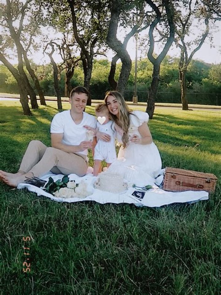 KennaDee Nelson (YouTube Star) - Age, Birthday, Bio, Facts, Family, Net Worth, Height & More