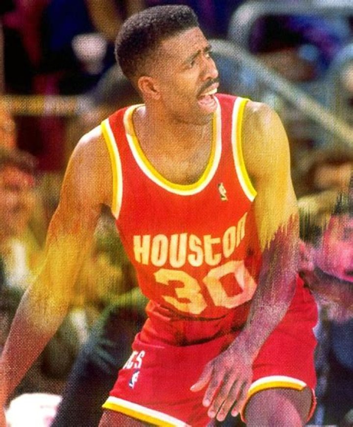 Kenny Smith (Basketball Player) - Age, Birthday, Bio, Facts, Family, Net Worth, Height & More