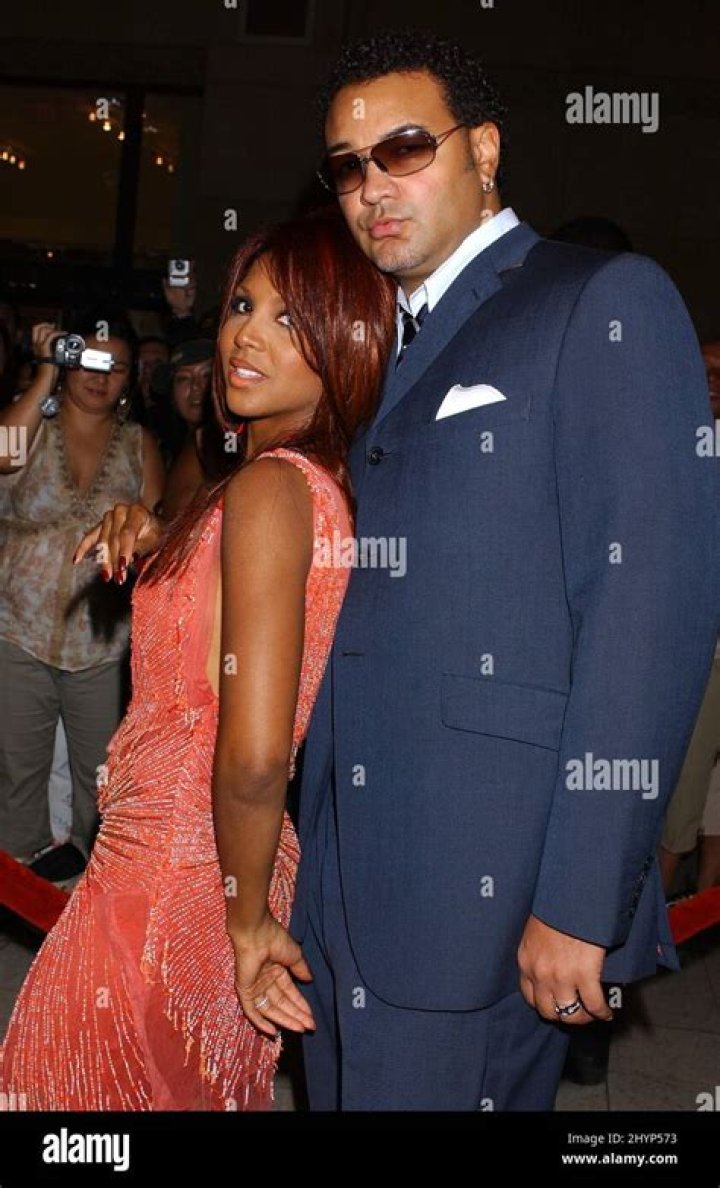 Astrology Birth Chart of Keri Lewis (R&B Singer) 2024