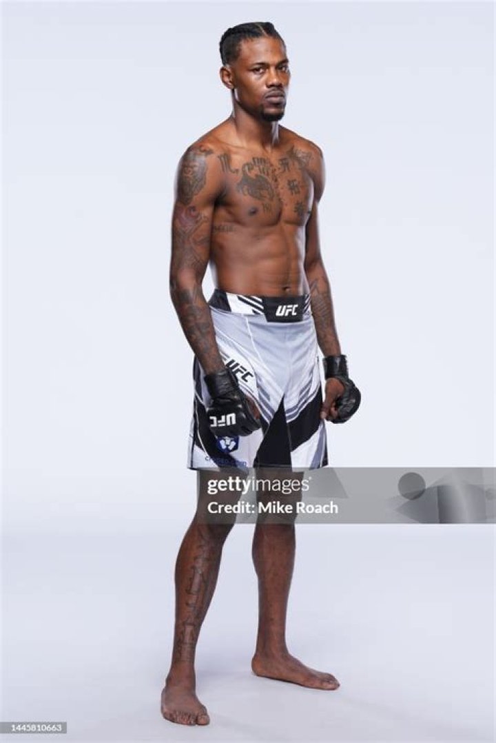 Kevin Holland Biography, Age, Height, Wife, Net Worth, Family