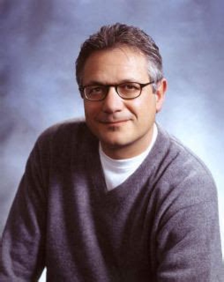 Kevin S Bright (TV Producer) - Age, Birthday, Bio, Facts, Family, Net Worth, Height & More