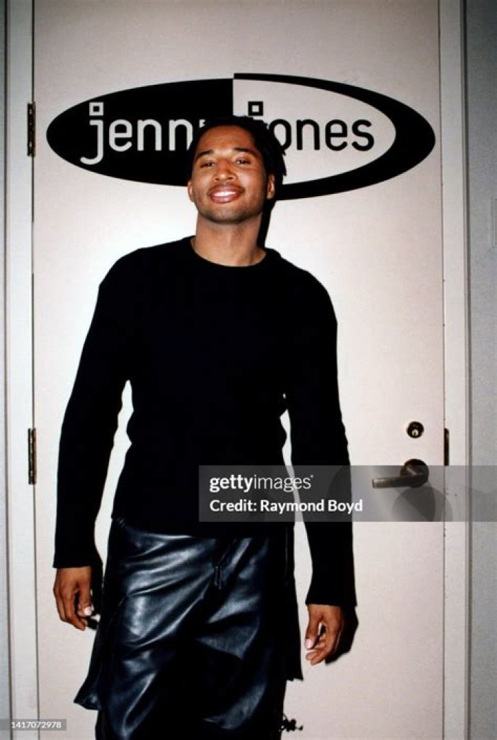 Kevon Edmonds (R&B Singer) - Age, Birthday, Bio, Facts, Family, Net Worth, Height & More