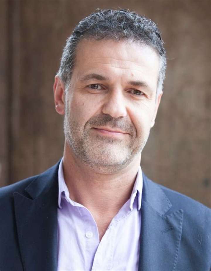 Khaled Hosseini (Novelist) - Age, Birthday, Bio, Facts, Family, Net Worth, Height & More