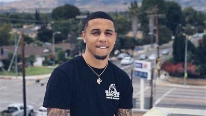 Khayman Burton (Instagram Star) - Age, Birthday, Bio, Facts, Family, Net Worth, Height & More