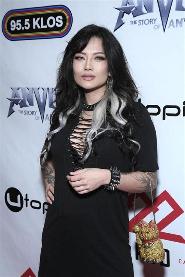 Kiki Wong (Guitarist) - Age, Birthday, Bio, Facts, Family, Net Worth, Height & More