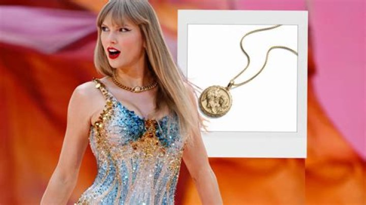 AwkwardKim Kardashian Posts Snake Jewelry Amid Release of Taylor Swift’s New Music Video