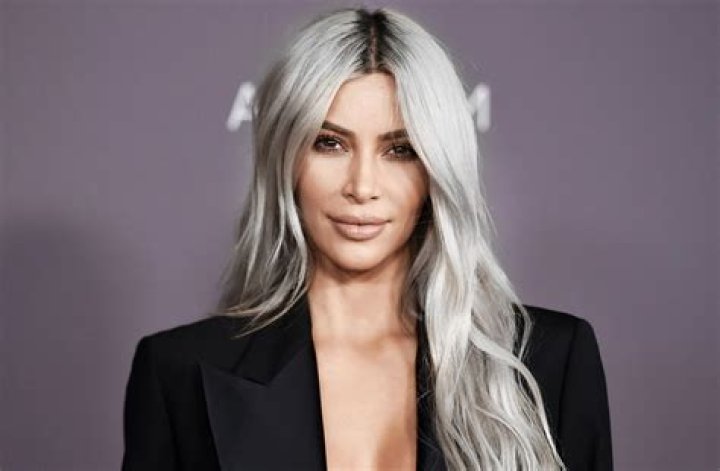 Kim Kardashian Rocks Silver Hair — but We Can’t Stop Staring at Her Tiny Waist!
