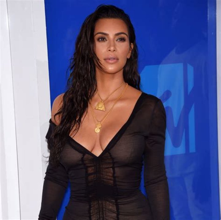 Kim Kardashian Looks Crazy Skinny at the VMAs With Hubby Kanye West!