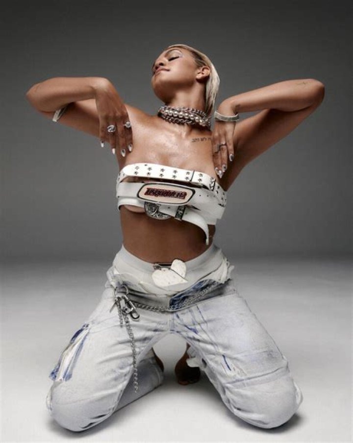 Kirsten Dodgen (Dancer) - Age, Birthday, Bio, Facts, Family, Net Worth, Height & More