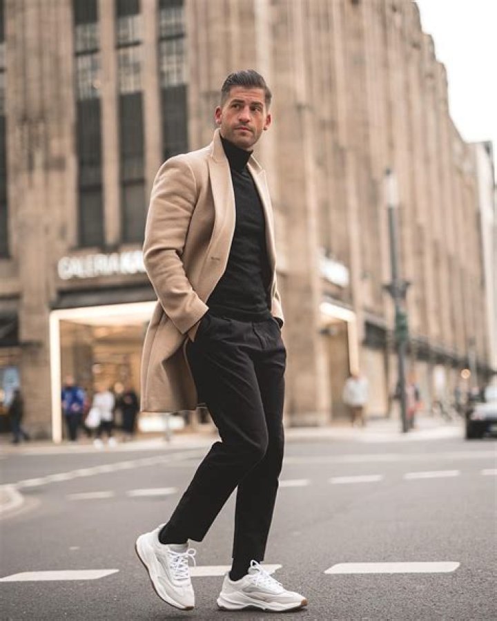 Kosta Williams (Blogger) - Age, Birthday, Bio, Facts, Family, Net Worth, Height & More