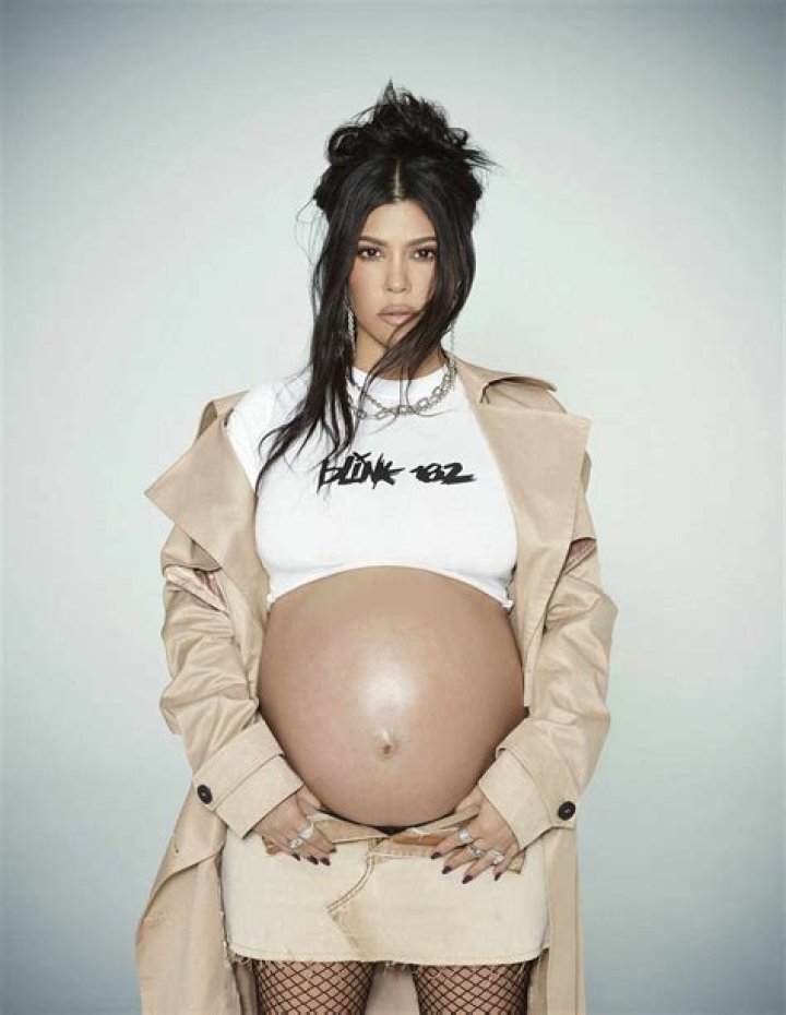 Travis, She’s Glowing! Kourtney Kardashian Proudly Flaunts Her Bare Bump Amid 4th Pregnancy