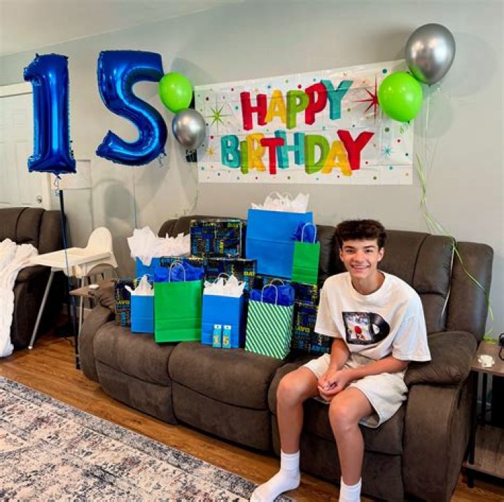 Krew Bingham (YouTube Star) - Age, Birthday, Bio, Facts, Family, Net Worth, Height & More