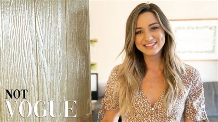 Kristen Rodeheaver (Instagram Star) - Age, Birthday, Bio, Facts, Family, Net Worth, Height & More