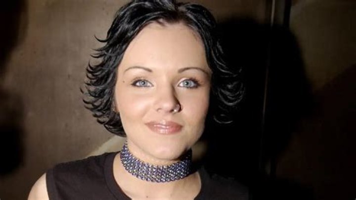 Krystal Harris (Pop Singer) - Age, Birthday, Bio, Facts, Family, Net Worth, Height & More