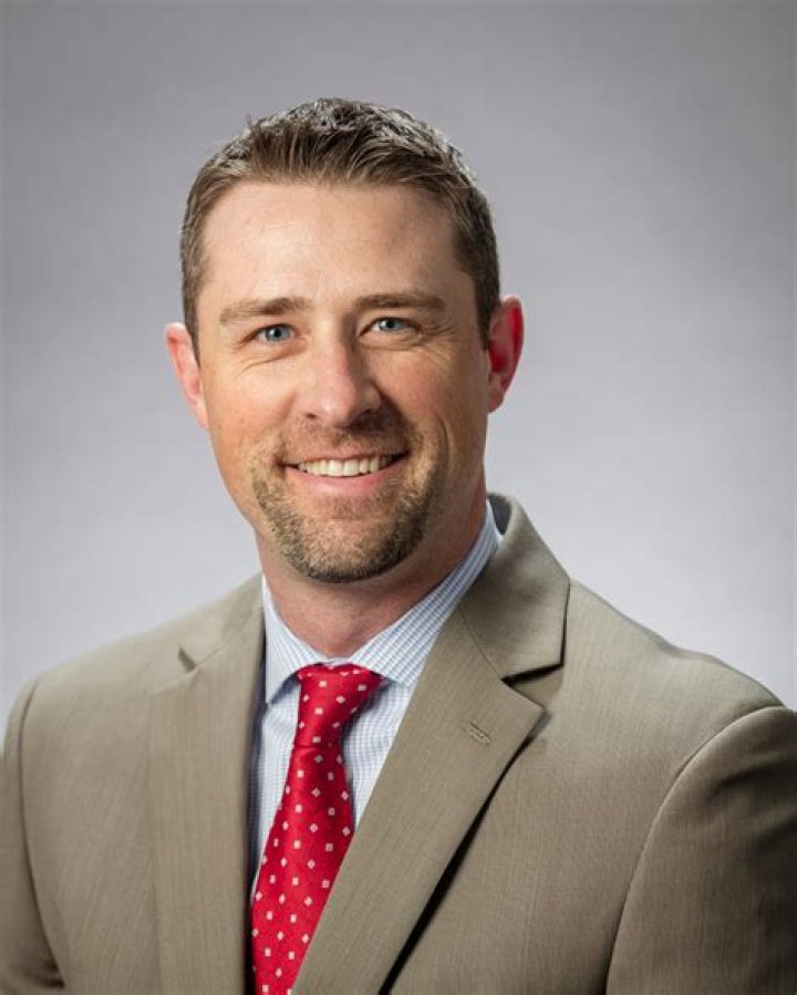 Kyle Hansen Biography | Age, Wiki, Net worth, Bio, Height, Wife, Married|