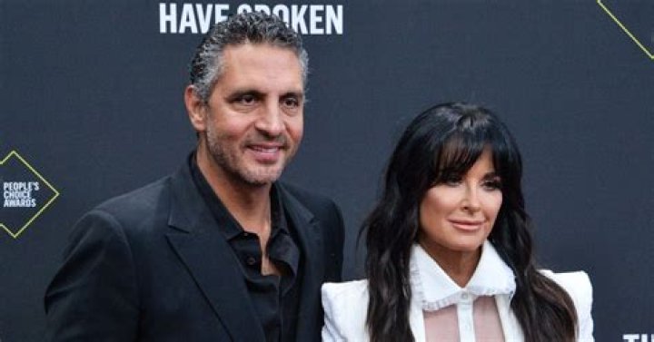 RHOBH’s Kyle Richards and Mauricio Umansky ‘May Be Hiding a Scandal’ Amid Shocking Split