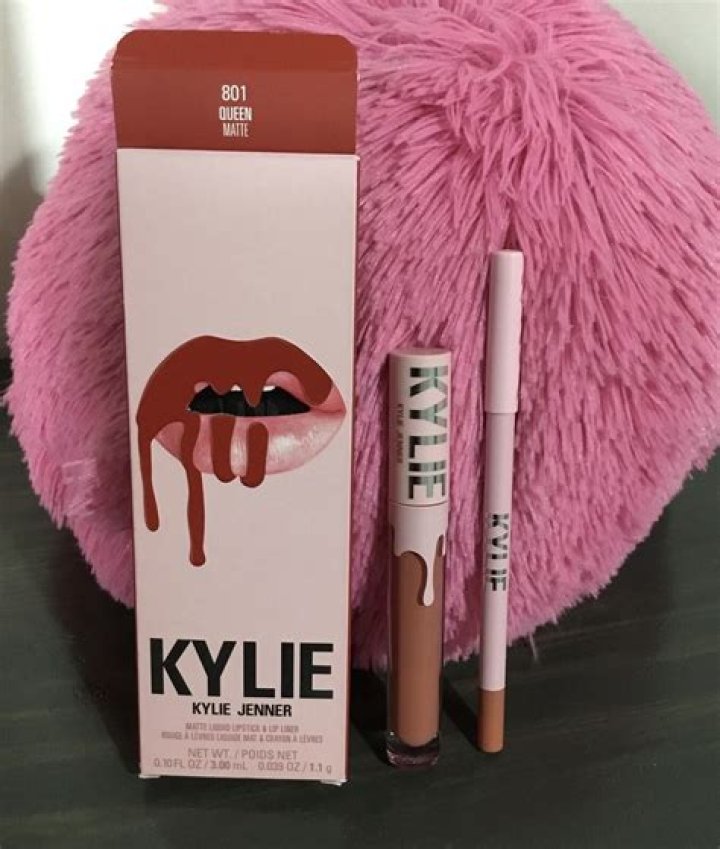 Kylie Jenner Shuts Down Kylie Cosmetics Factory as Wildfires Persist