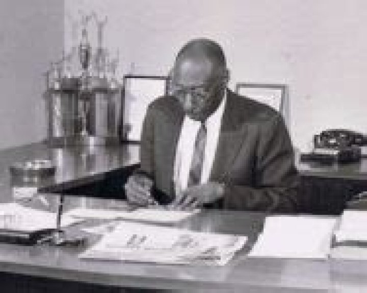 L. Alex Wilson Biography, Age, Height, Wife, Net Worth and Family