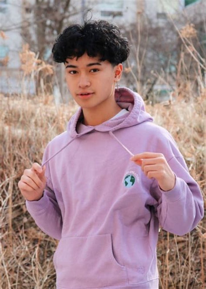 Laettner Calderon (TikTok Star) - Age, Birthday, Bio, Facts, Family, Net Worth, Height & More