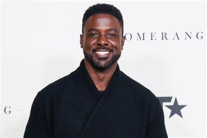 How tall is Lance Gross