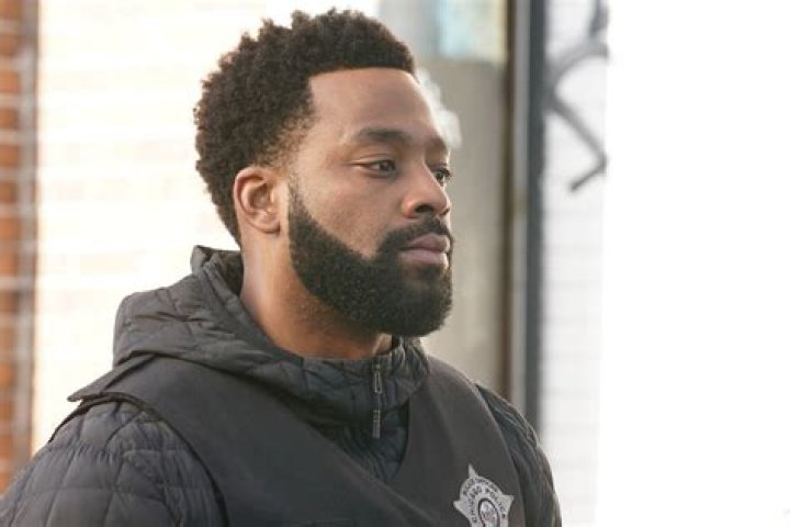 LaRoyce Hawkins (TV Actor) - Age, Birthday, Bio, Facts, Family, Net Worth, Height & More